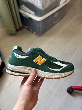 New Balance Green & Yellow 2002R Running Shoe size 11